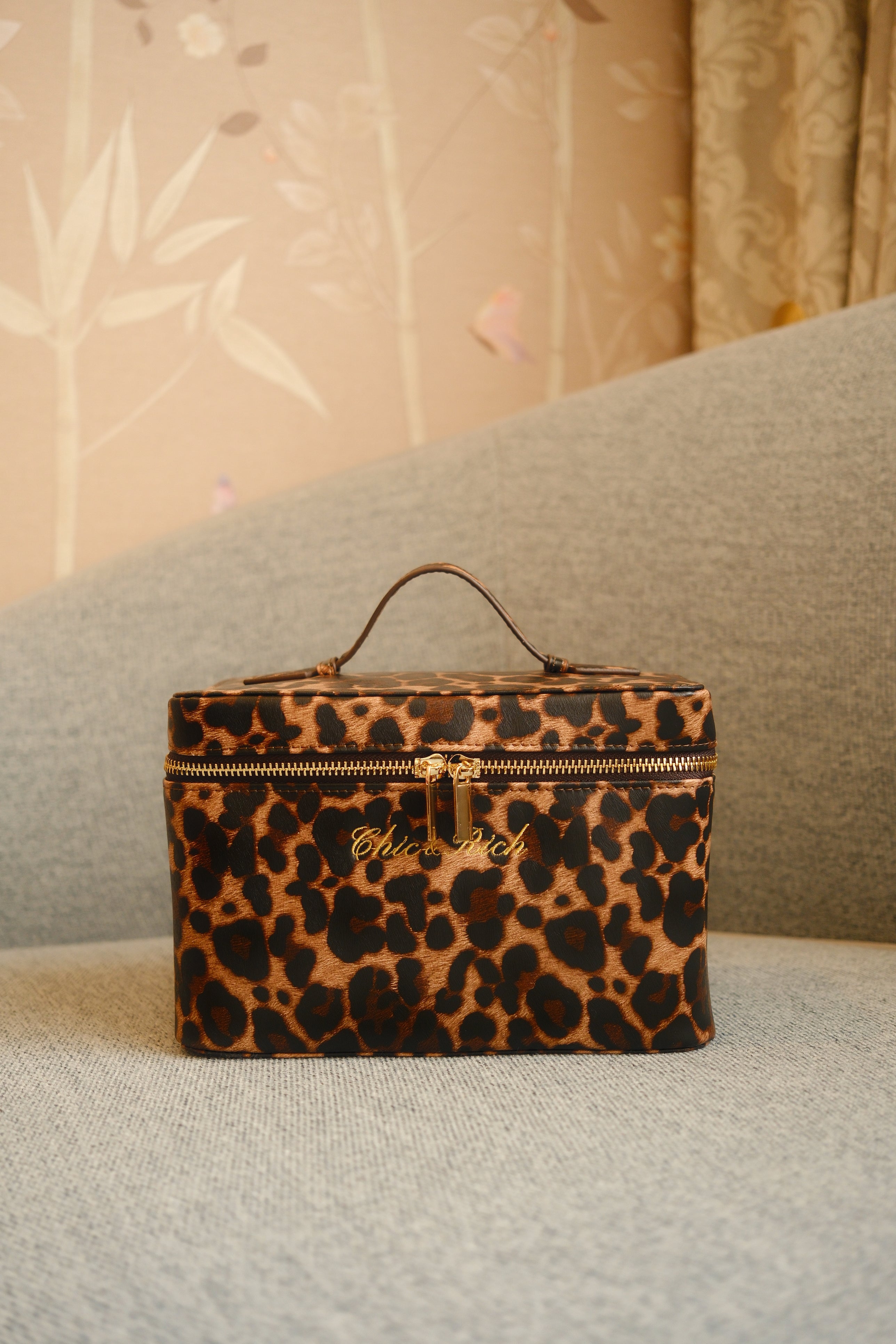 Rich Ritual Vanity Bag – Leopard