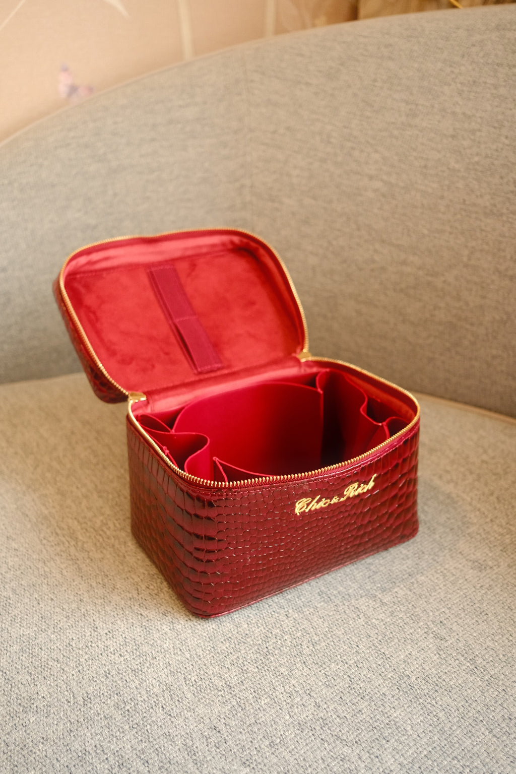 Rich Ritual Vanity Bag – Rouge
