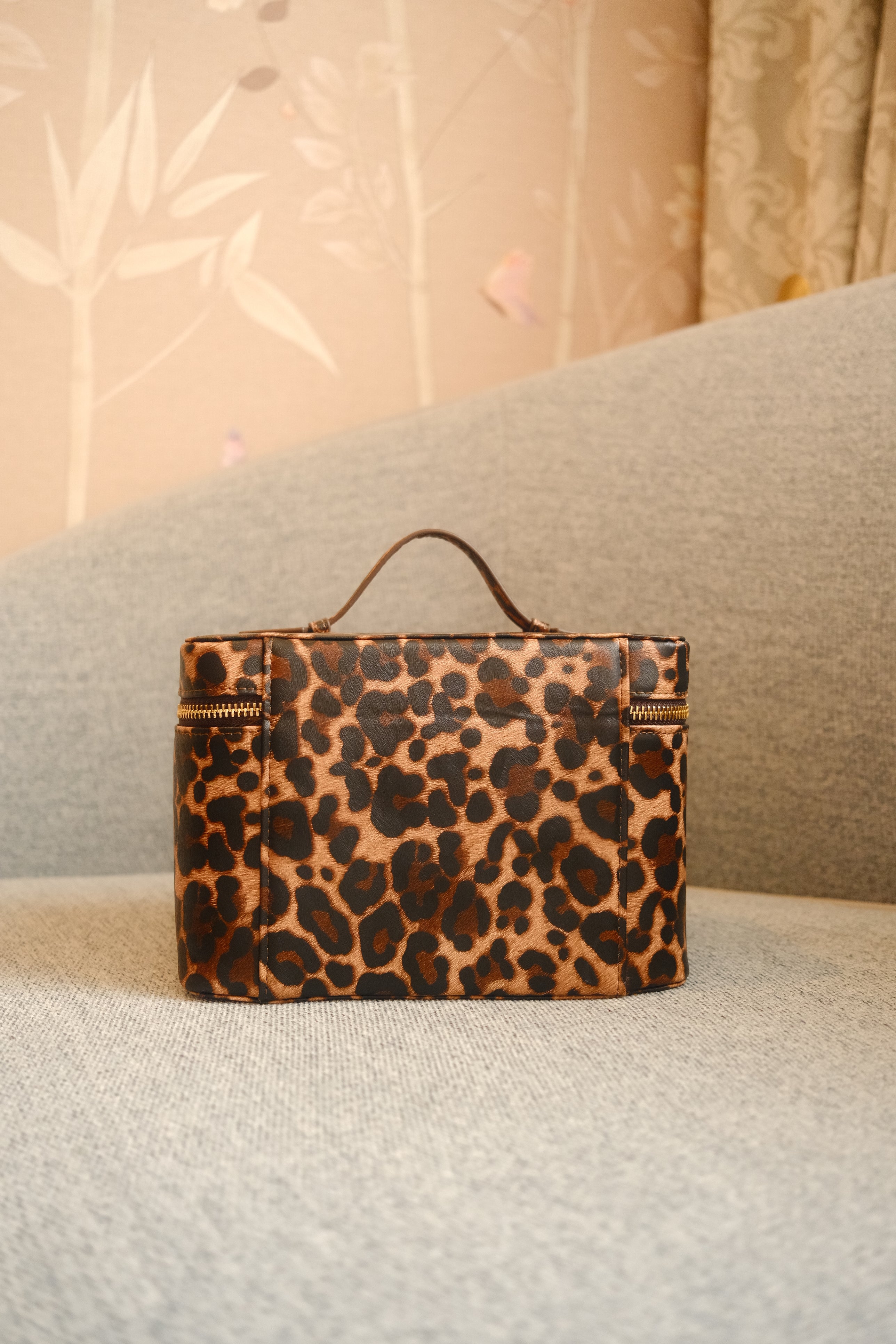 Rich Ritual Vanity Bag – Leopard