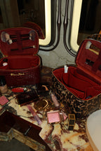 Rich Ritual Vanity Bag – Rouge